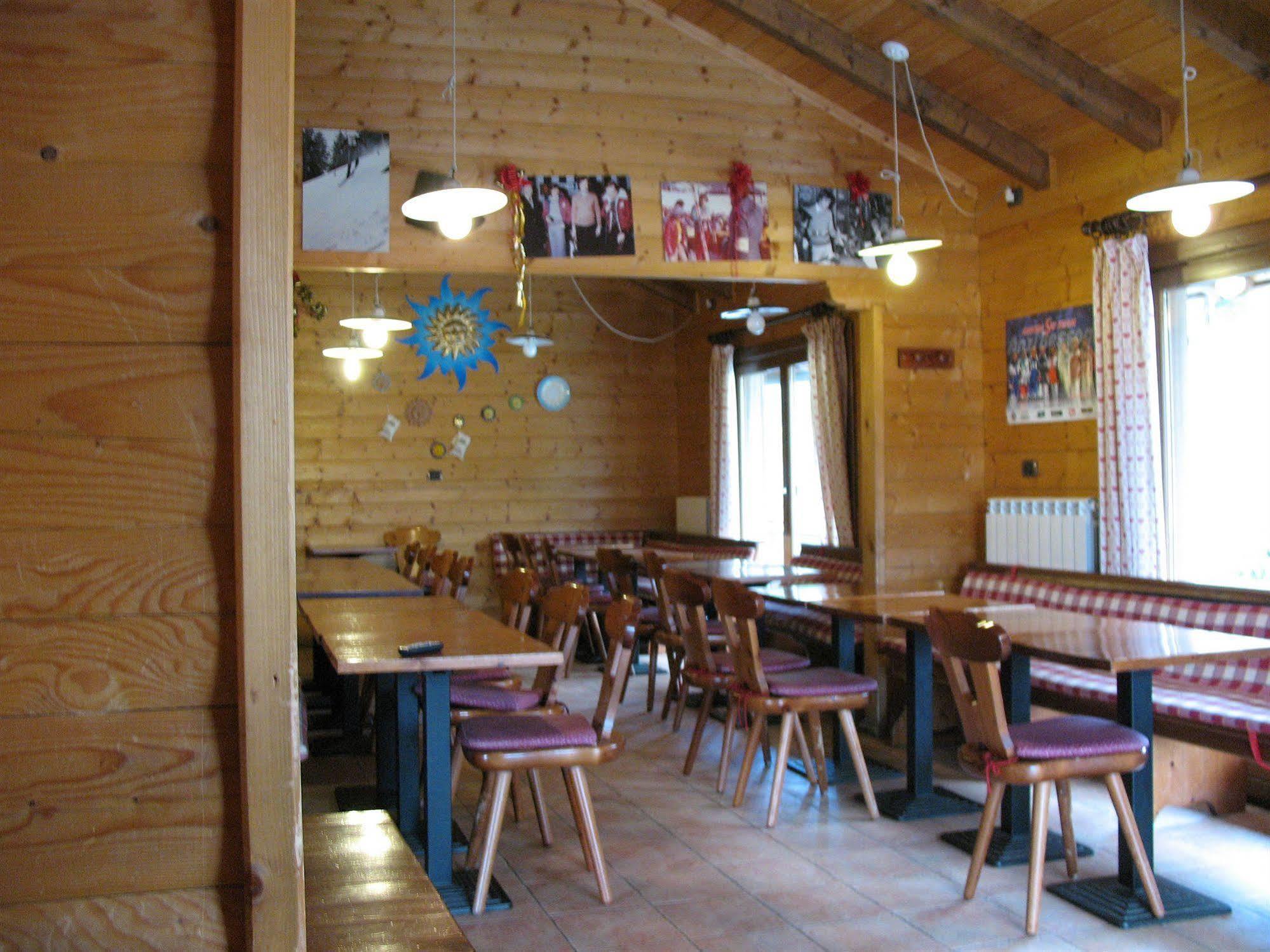 Restaurant Hotel Chalet Del Sole Sauze D'Oulx Bagian luar foto